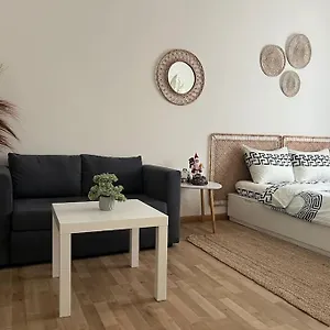 https://apt-belgielei-94.brusselshotelsbook.com